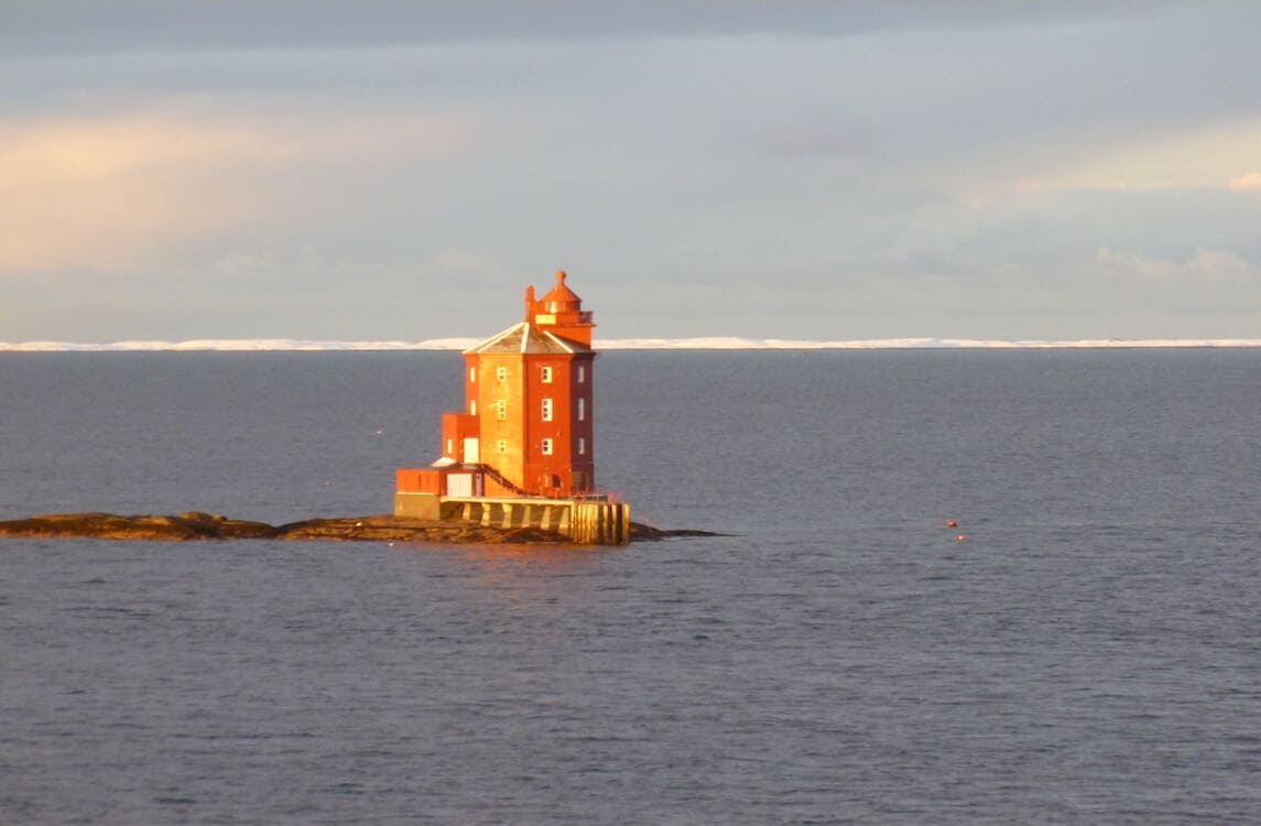 Bi-Pfister-lighthouse